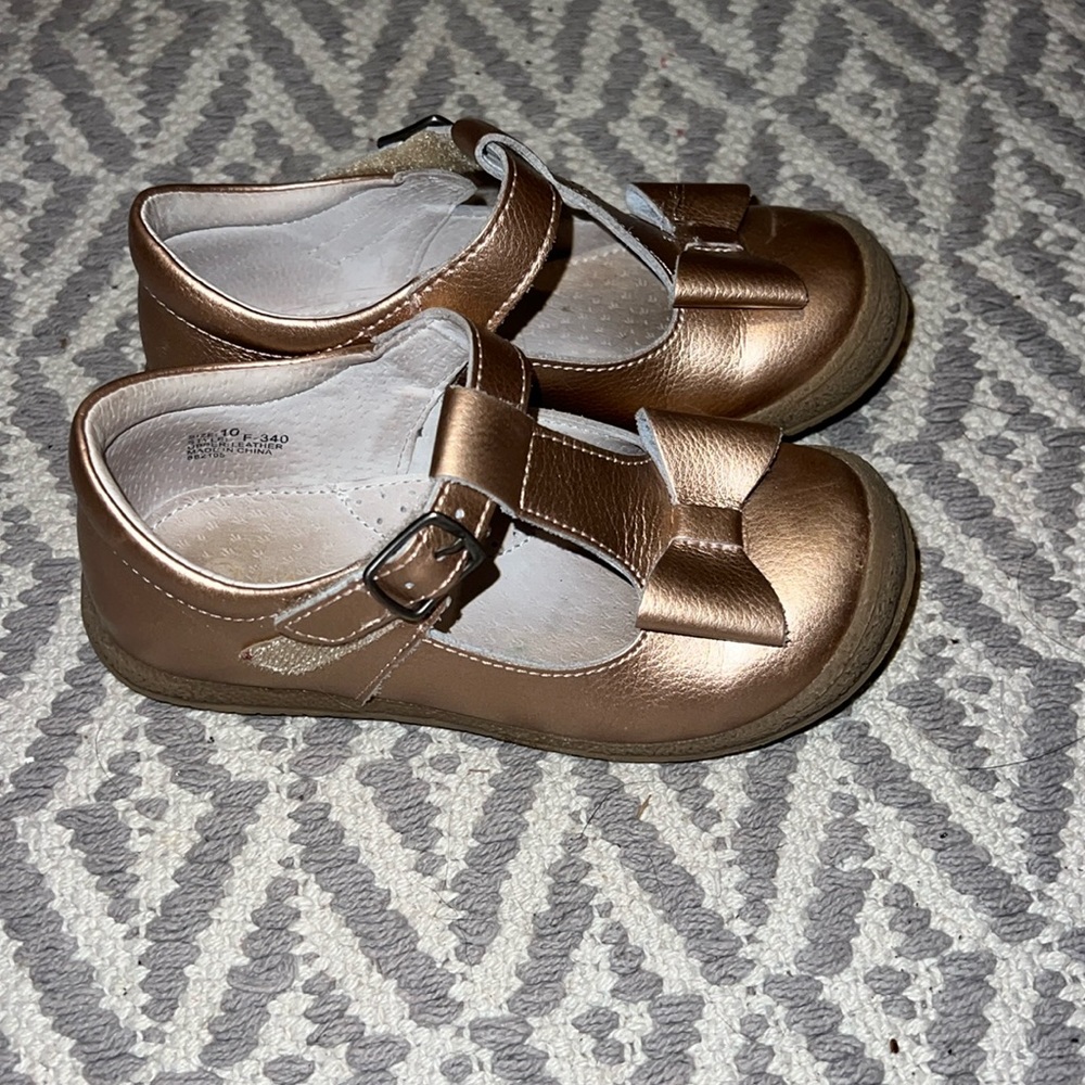Girls L’Amour Rose Gold Mary Jane’s size 10